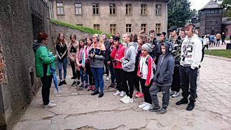 Wycieczka k;asy 7 i&nbsp;8 do Muzeum w&nbsp;Oświęcimiu i&nbsp;Brzezince